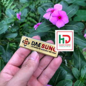 Tem Nhôm Đổ Keo Logo Thương Hiệu